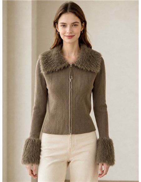 Veste côtelée avec col et poignets en fourrure