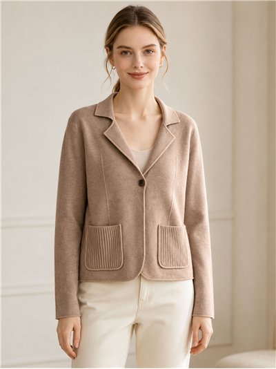 Knit blazer with ribbed pockets