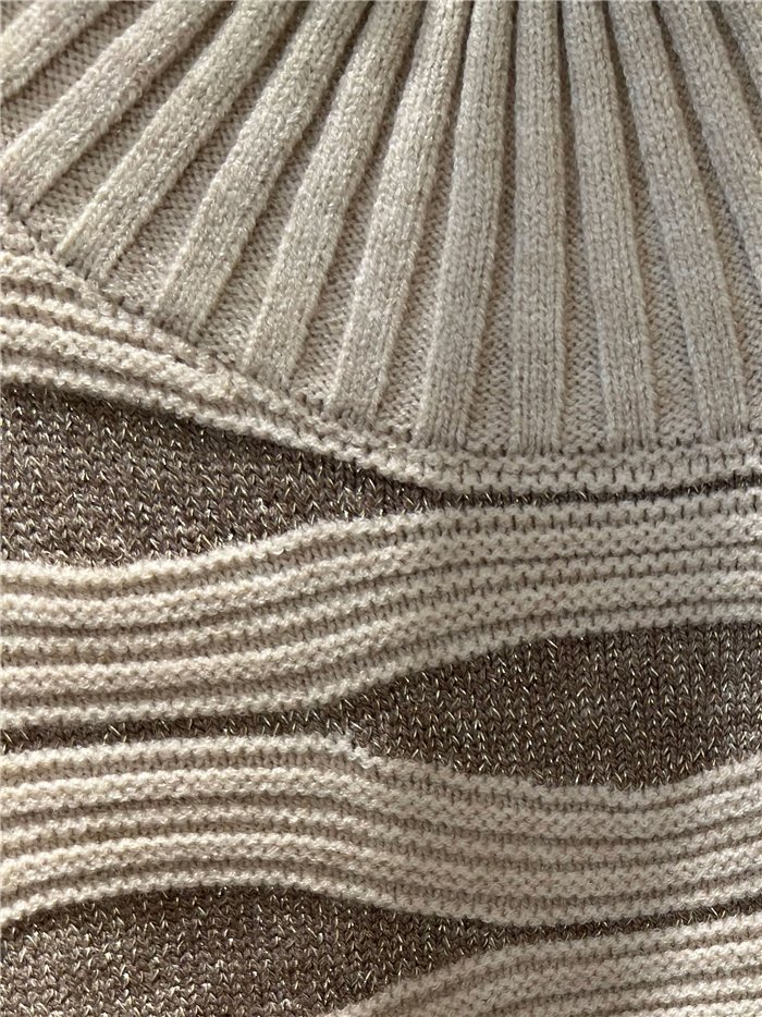 Jersey cuello alto ondas metalizadas