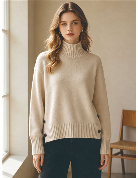 Rollkragenpullover mit seitlichen Knöpfen