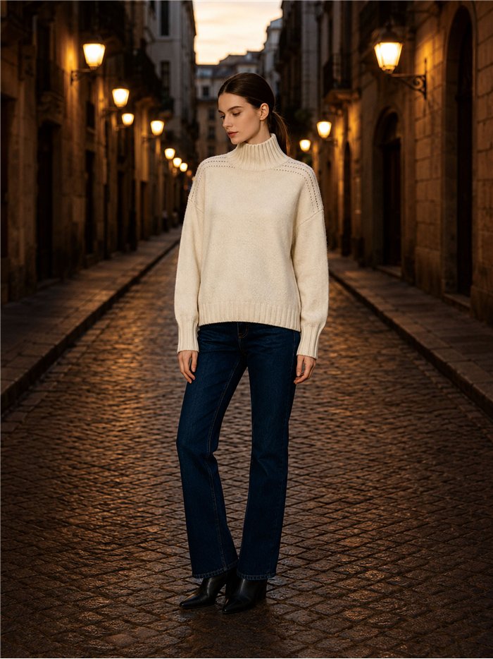 pull à col roulé avec épaules ajourées
