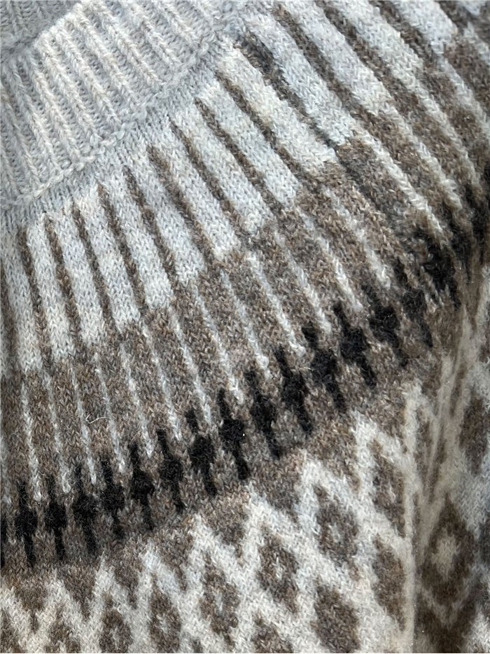 Jersey jacquard geométrico