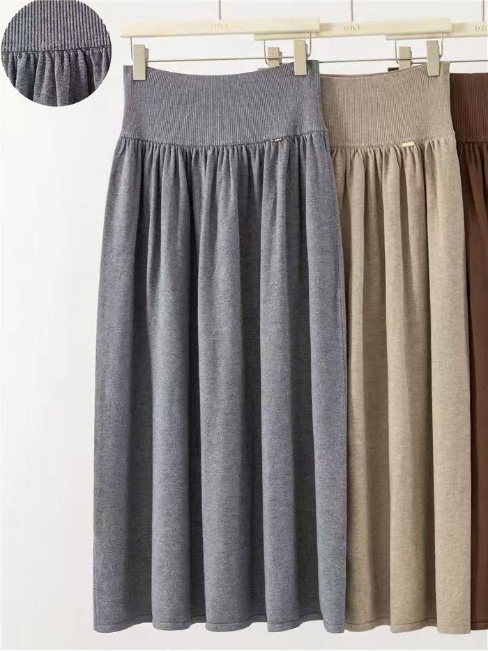 Knit midi skirt with stretch waistband