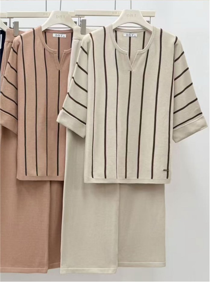 Conjunto jersey rayas y pantalón wide leg