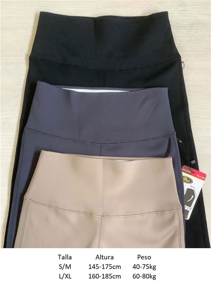 Pantalón acampanado moldeador afelpado