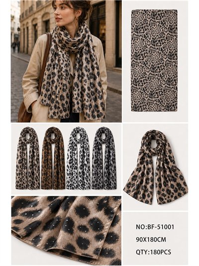 Bufanda animal print con brillo 2
