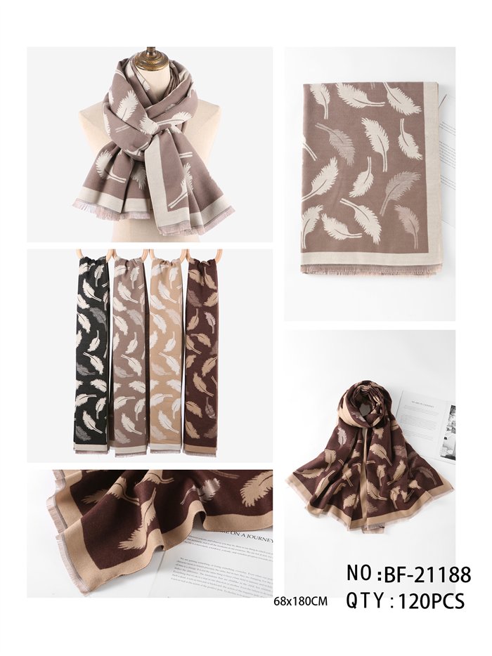 Bufanda estampada plumas
