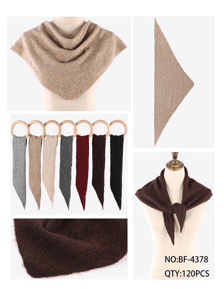 Bufanda triangular liso efecto mohair