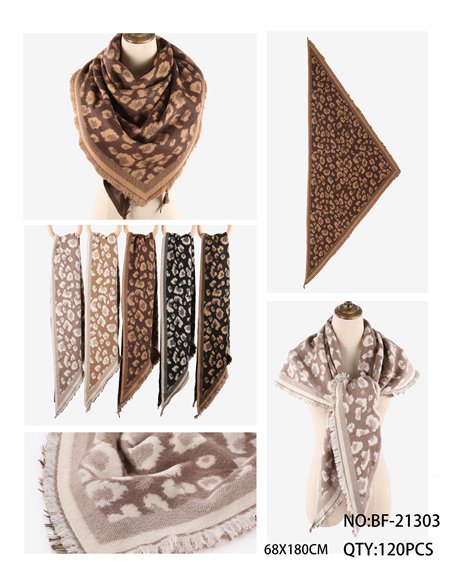 Bufanda triangular animal print