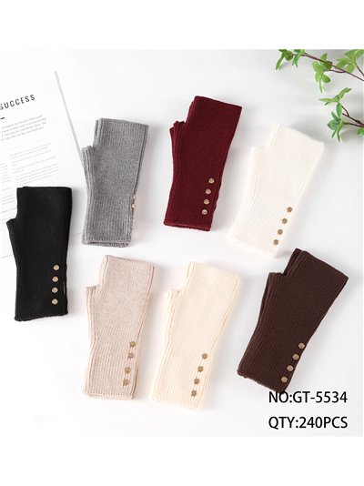 Knit fingerless gloves with gold-tone buttons 2