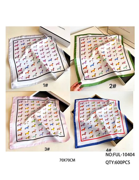 Foulard quadrato in raso con stampa di cani multicolore