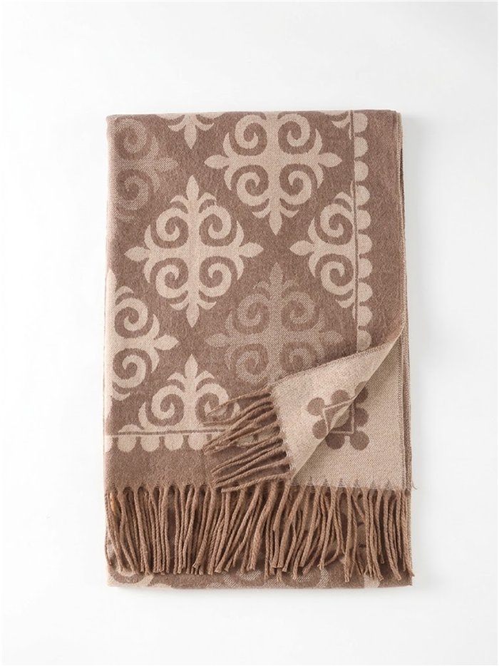 Sciarpa jacquard con stampa damascata arabesca e frange.