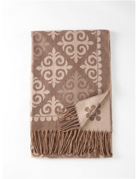 Sciarpa jacquard con stampa damascata arabesca e frange.