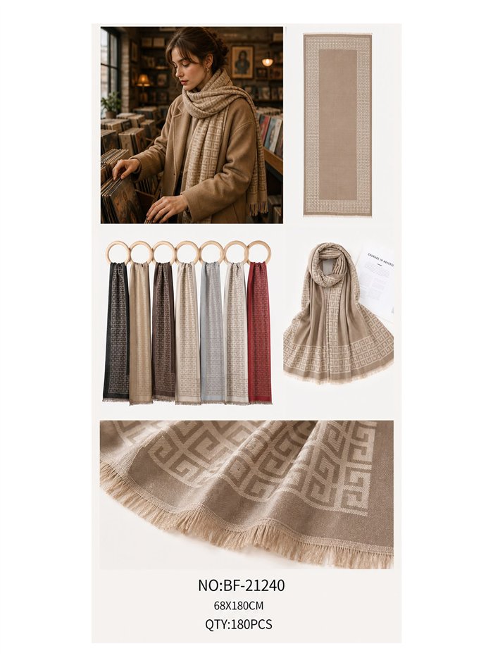 Lenço jacquard elegante com estampa geométrica de inspiração clássica.