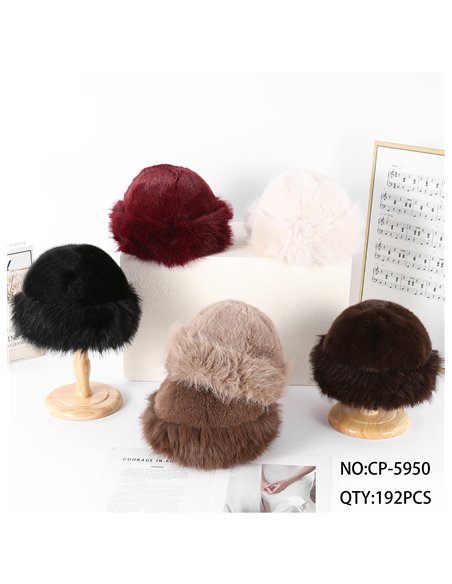 Chapeau en fausse fourrure à revers