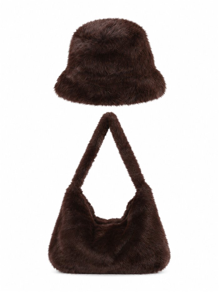 Conjunto gorro y bolso de pelo sintético