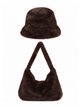 Conjunto gorro y bolso de pelo sintético