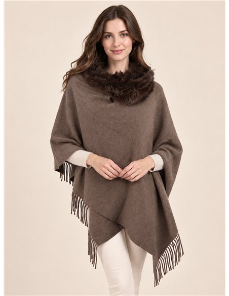 Poncho liso cuello de pelo sintético