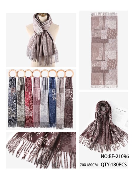 Lenço Paisley com franjas