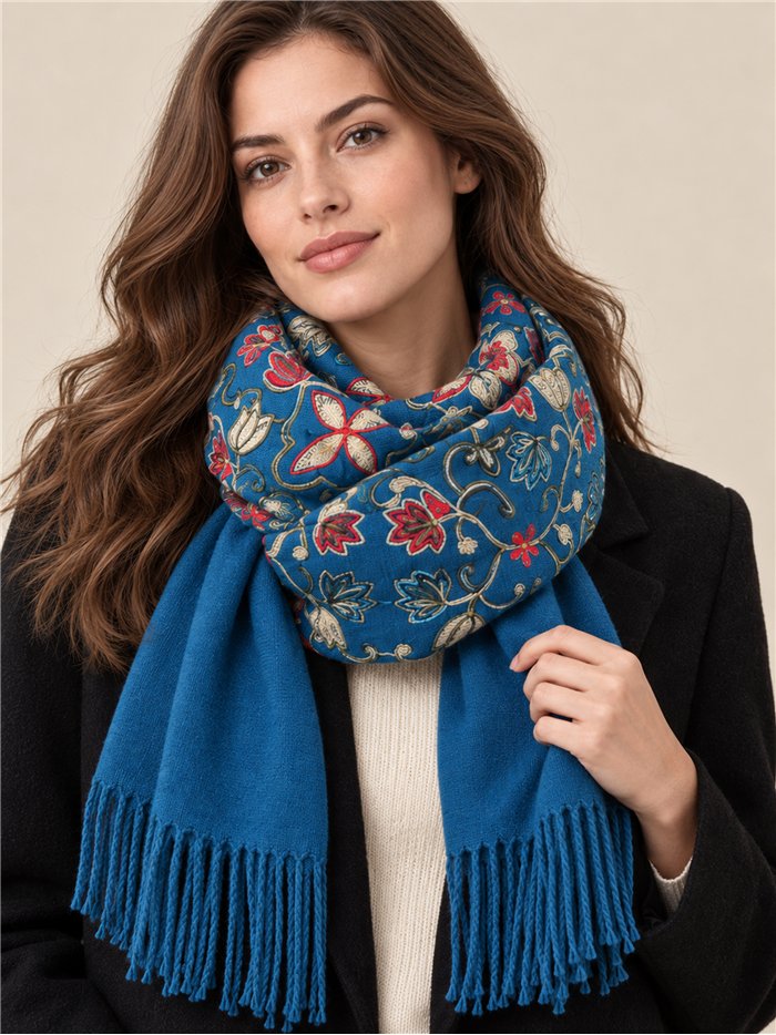 Bufanda floral ornamental con flecos