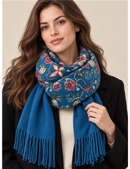 Bufanda floral ornamental con flecos