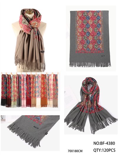 Sciarpa ornamentale multicolore con frange 2