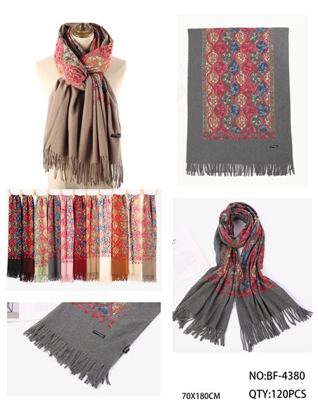 Sciarpa ornamentale multicolore con frange