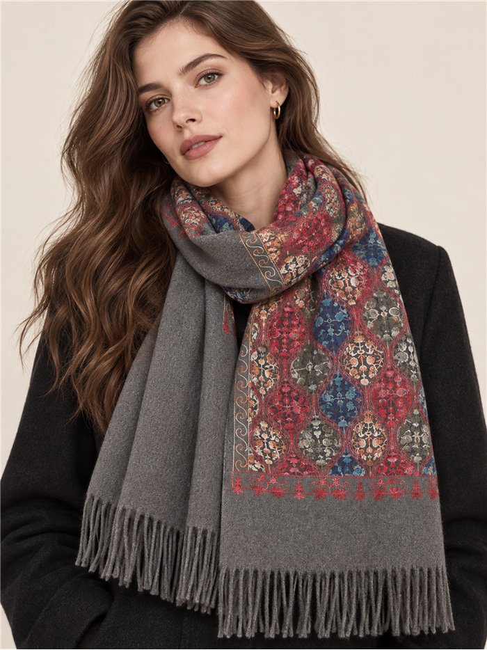 Sciarpa ornamentale multicolore con frange