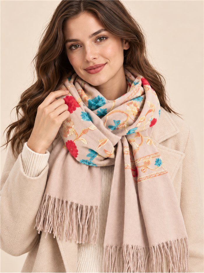 Bufanda floral bordada con flecos