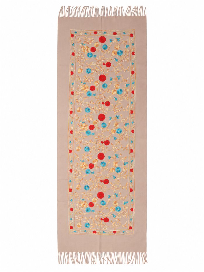 Bufanda floral bordada con flecos