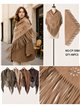 Poncho de camurça sintética com franjas recortadas.