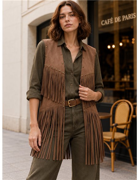 Chaleco largo efecto ante con tachuelas y flecos
