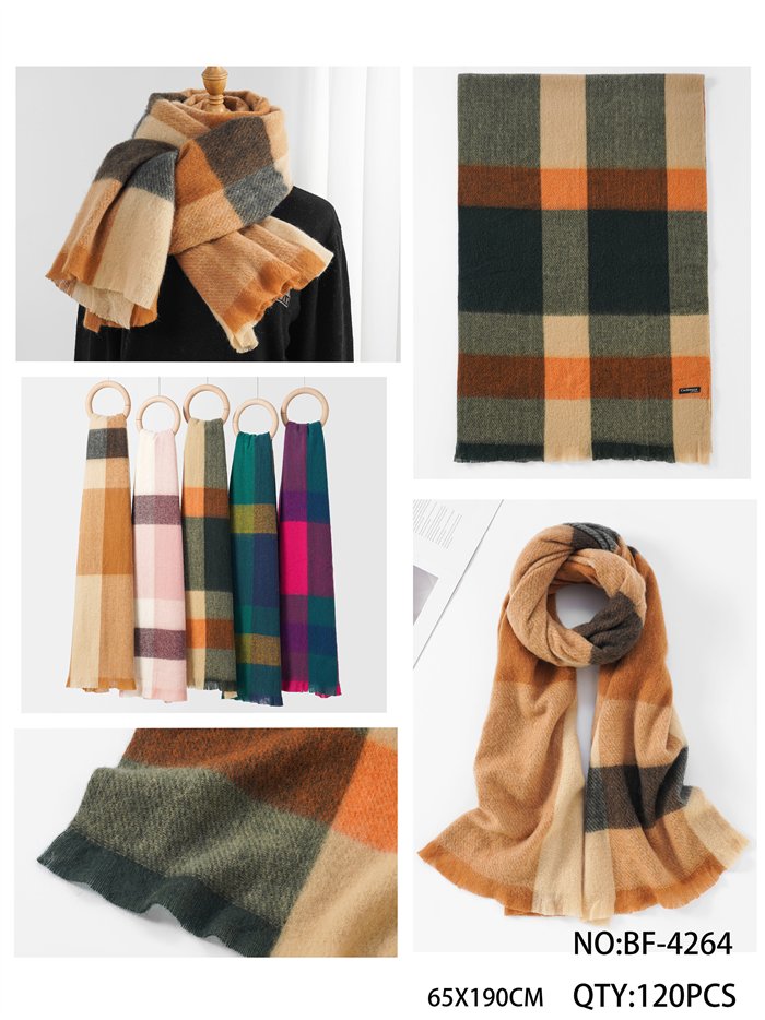 Warmer karierter Schal