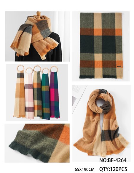 Warmer karierter Schal
