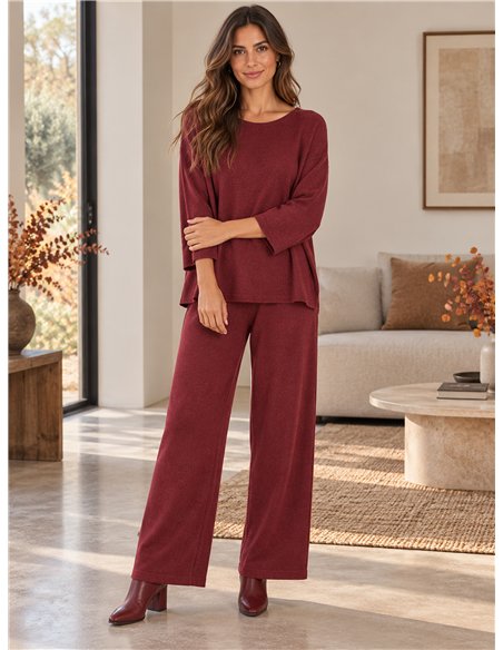ensemble pull à col rond et pantalon à jambes larges