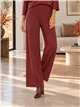 ensemble pull à col rond et pantalon à jambes larges