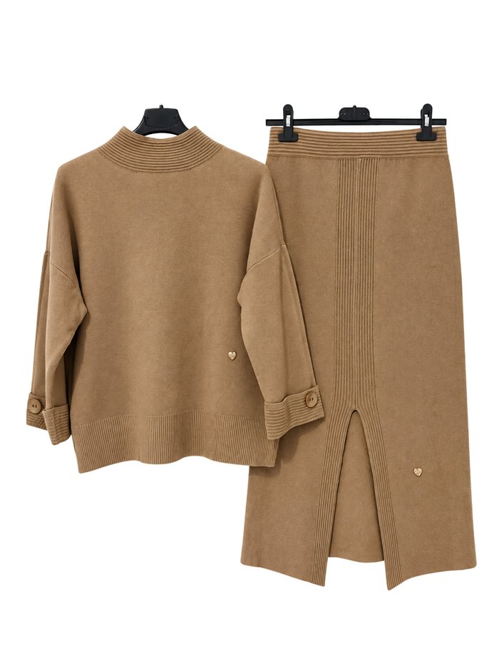Conjunto de suéter de gola alta e saia midi