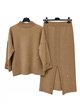 ensemble pull à col roulé et jupe midi