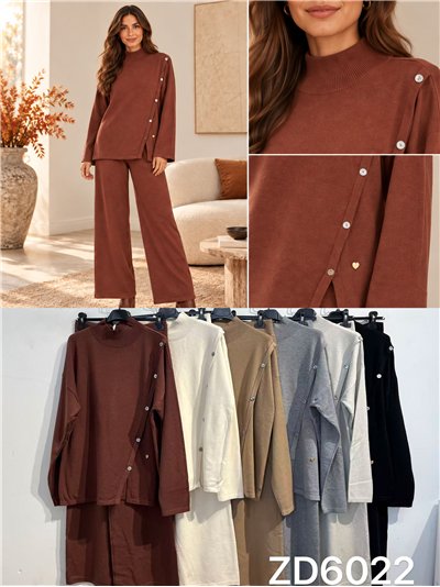 Completo composto da maglione e pantaloni con bottoni laterali 2