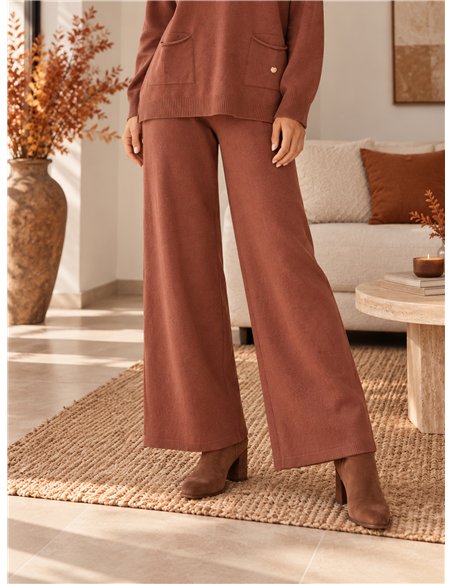 Front-pocket knit sweater and wide-leg trousers set