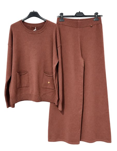 Front-pocket knit sweater and wide-leg trousers set