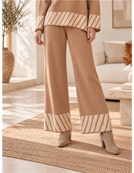 Ensemble maillot à rayures diagonales et pantalon large