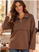 Sudadera amplia con cremallera y tachas