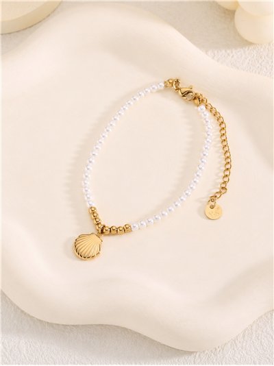 Pulsera de cuentas tipo perla con colgante de concha
