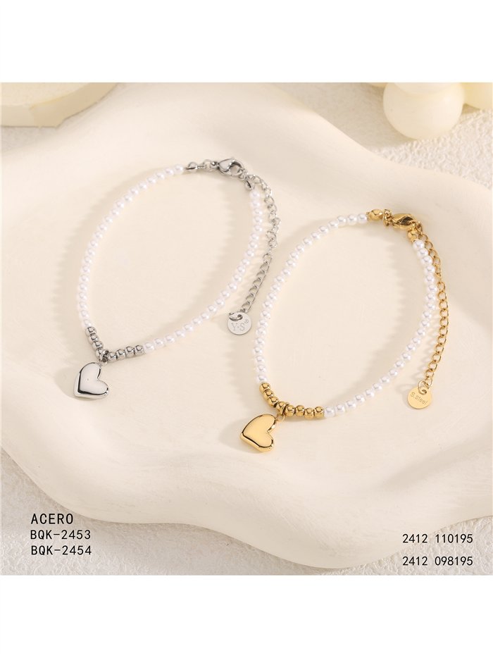 Pulsera de cuentas tipo perla con colgante de corazón