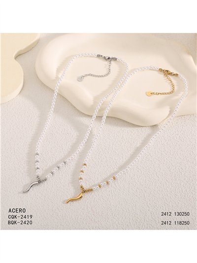 Collier de perles de type nacre avec pendentif piment 2