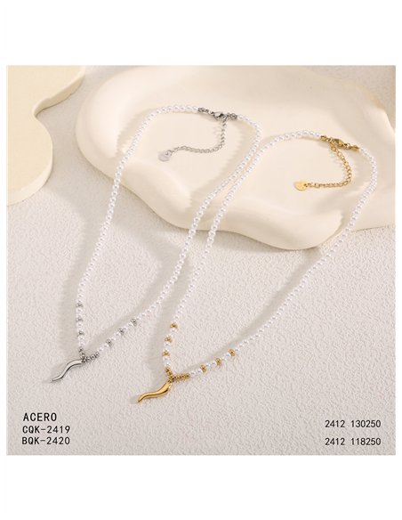 Collier de perles de type nacre avec pendentif piment