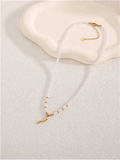 Collier de perles de type nacre avec pendentif piment