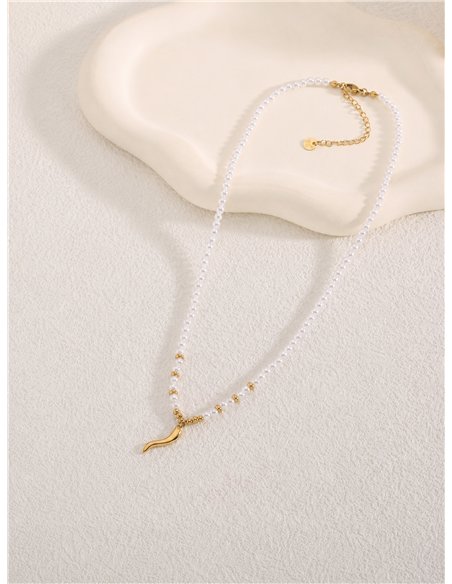Collier de perles de type nacre avec pendentif piment