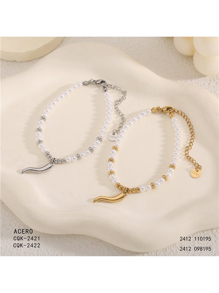 Pulsera de cuentas tipo perla con colgante de guindilla